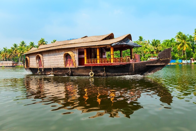 Casa flutuante nos remansos de Alappuzha, Kerala