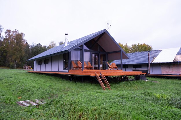 Casa de huéspedes en Karelia hotel de un piso con una casa de baños