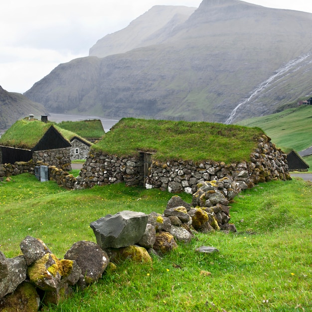 Casa de ladrillos en las Islas Feroe