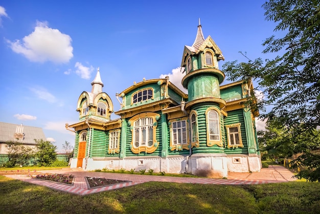 Casa de madera de estilo Art Nouveau del comerciante Shorin Gorokhovets