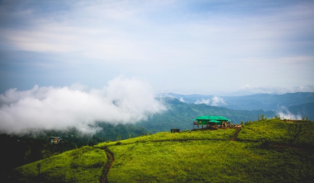 Casa na terra das nuvens