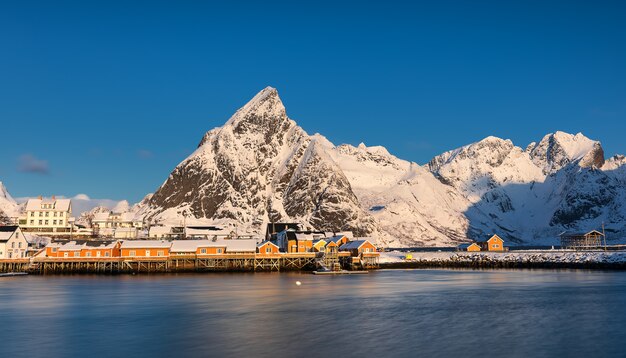 Casa noruega de temporada utilizada por los pescadores.