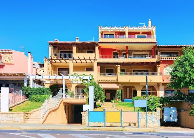 Casa típica en Villasimius, provincia de Cagliary, sur de Cerdeña en Italia