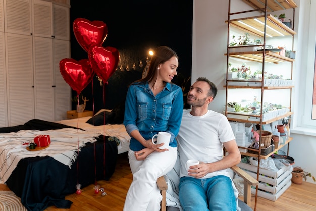 Foto casal curtindo a celebração do dia dos namorados