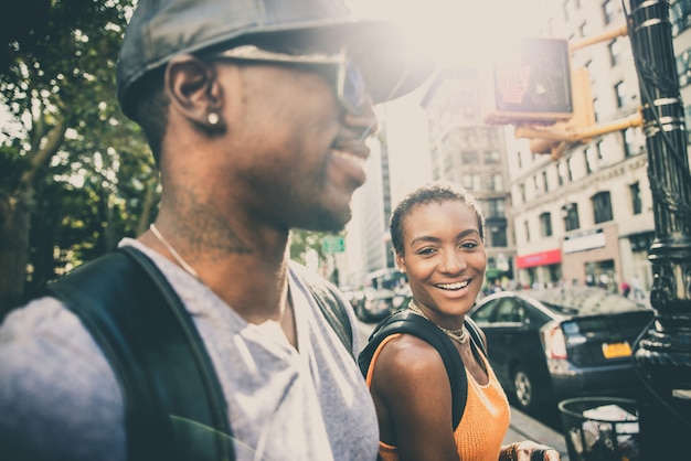 Foto casal de amantes ao ar livre