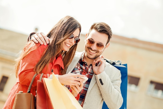 Foto casal em compras