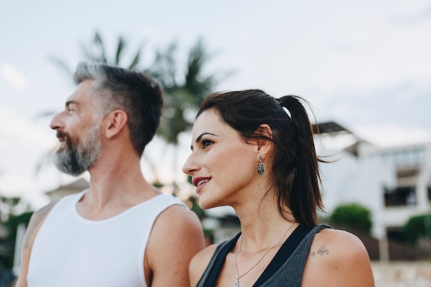 Casal em uma viagem de lua de mel