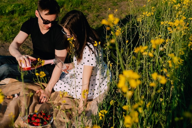 casal na natureza