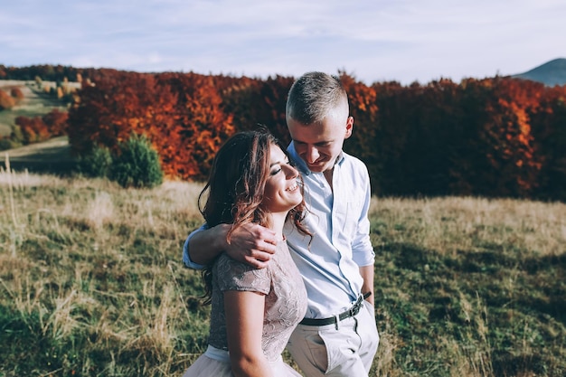 casal nas montanhas