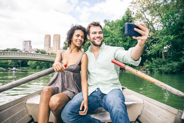 Casal no barco