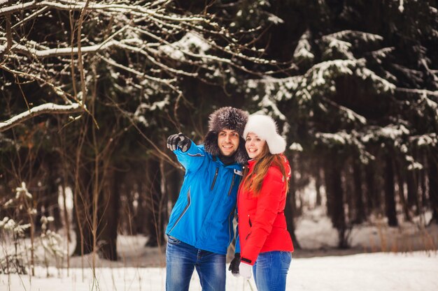 Casal romântico se divertindo