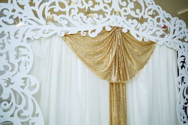 Casamento lindo arco para a cerimônia de casamento dos noivos