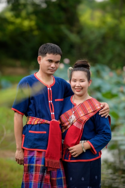 Casamento tradicional tailandês na floresta xA