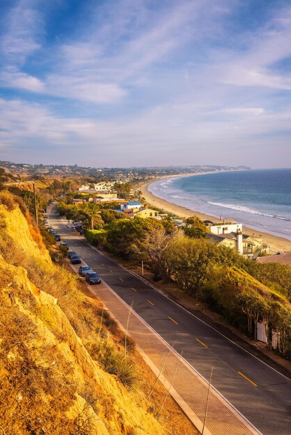 Casas à beira-mar da praia de Malibu na Califórnia