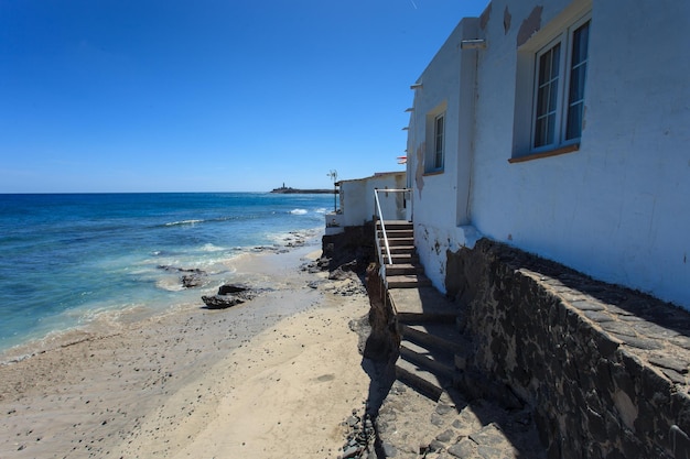 casas à beira-mar