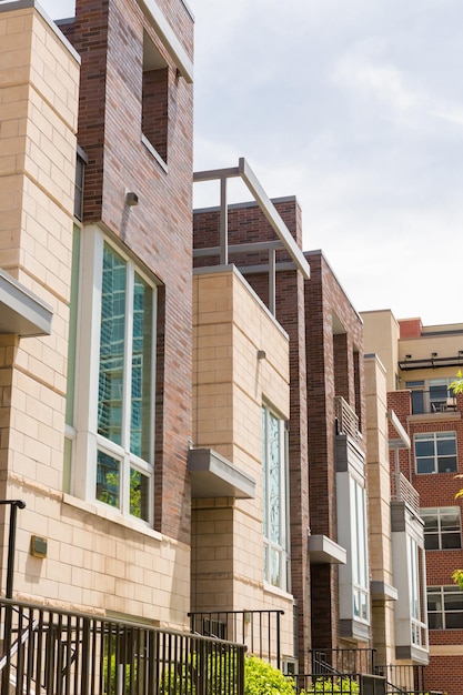 Casas adosadas contemporáneas en el centro de Denver, Colorado.