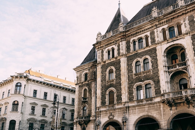 Casas antiguas en las calles de budapest