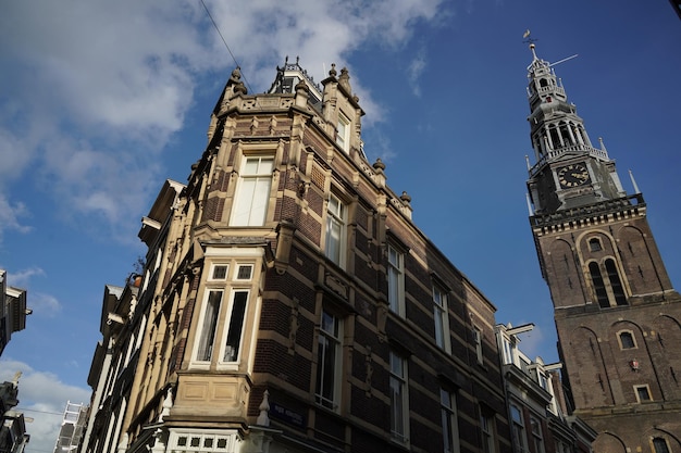 Casas antiguas históricas en el centro de Amsterdam. Países Bajos