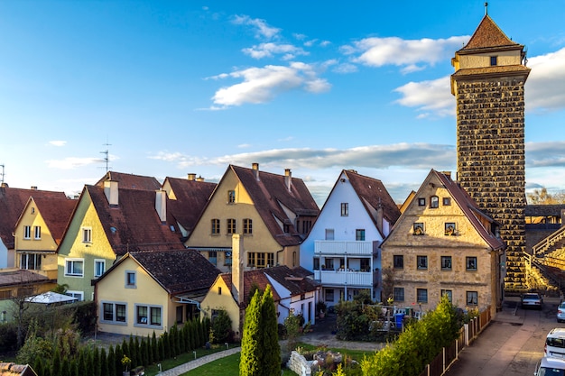 Casas antiguas en Rothenburg ob der Tauber, pintoresca ciudad medieval en Alemania