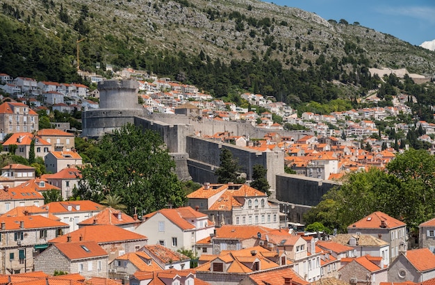 Casas y apartamentos residenciales fuera de las murallas de la ciudad vieja de Dubrovnik