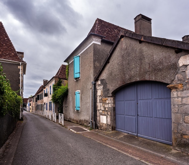 Casas de ArthezdeBearn literalmente Arthez de Bearn a lo largo de la ruta de Chemin du Puy