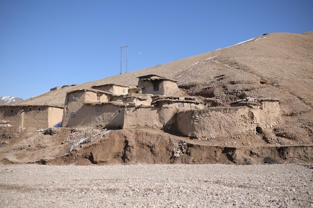 casas de barro aldea en las montañas