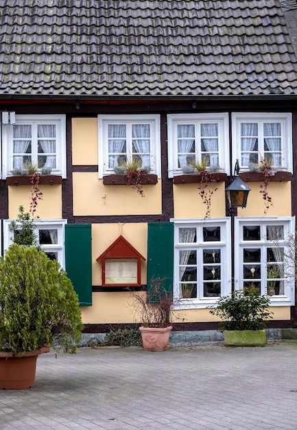 Casas coloridas en el centro histórico de Lippstadt Alemania