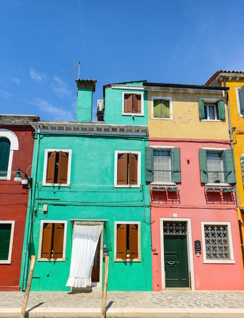 Casas coloridas na ilha de Burano Veneza Itália