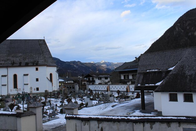 Foto casas contra el cielo durante el invierno