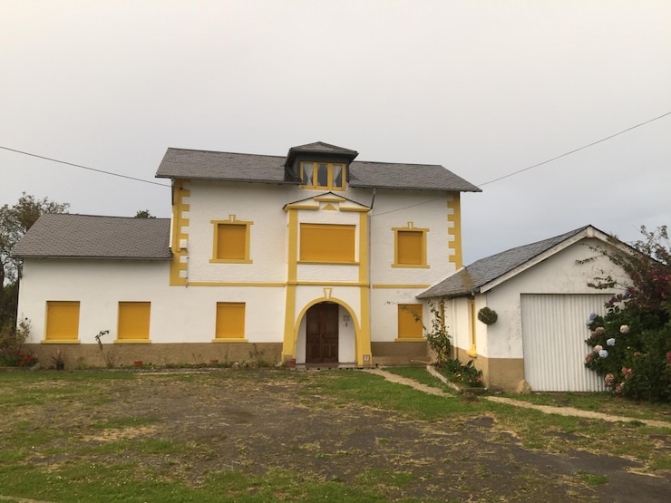 Foto casas contra o céu limpo