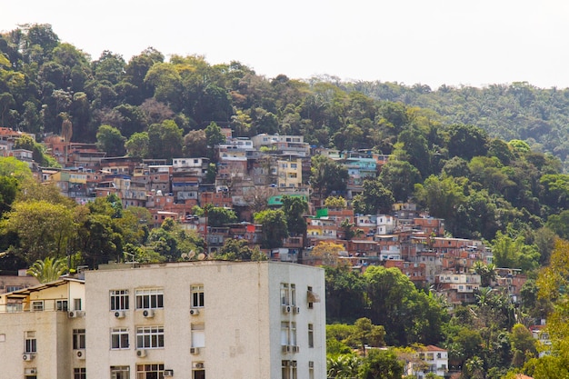 Casas da favela conhecida como Julio Otoni no Rio de Janeiro, Brasil.