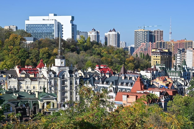 Casas em Andreevsky Spusk no antigo centro da cidade de Kyiv