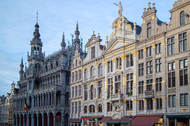 Casas de la famosa Grand Place, la plaza central de Bruselas.