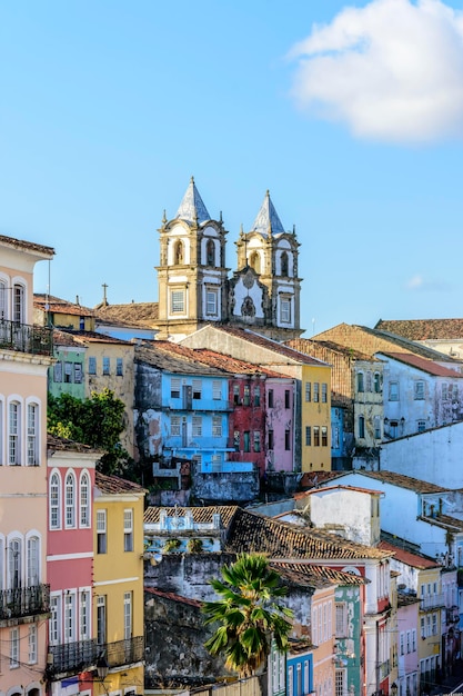 Casas y iglesias antiguas y coloridas en Pelourinho, en el centro histórico de Salvador Bahia