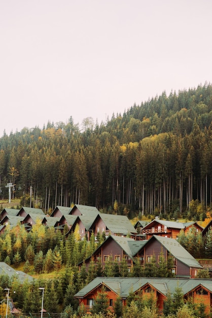 Casas nos cárpatos ucranianos