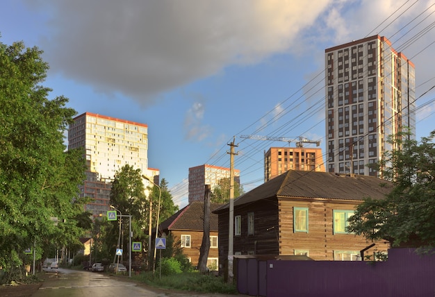 Foto casas nuevas y antiguas en novosibirsk