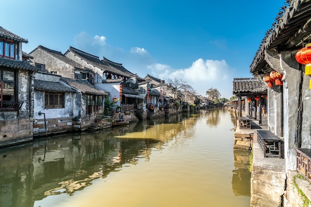 Casas y ríos en la antigua ciudad de Xitang