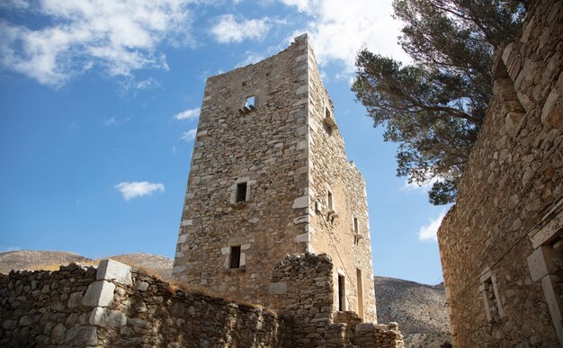 Casas-torre de pedra em vatheia aldeia de vathia península de mani lacônia peloponeso grécia