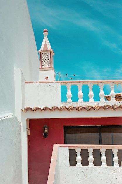 Casas tradicionais e arquitetura portuguesa da cidade velha de Albufeira Algarve Portugal