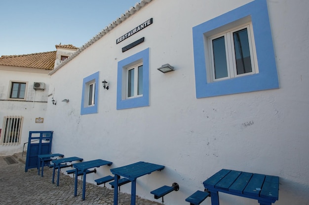 Casas tradicionais e arquitetura portuguesa da cidade velha de Albufeira Algarve Portugal