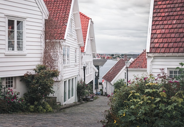 casas tradicionais na cidade velha de Stavanger Noruega