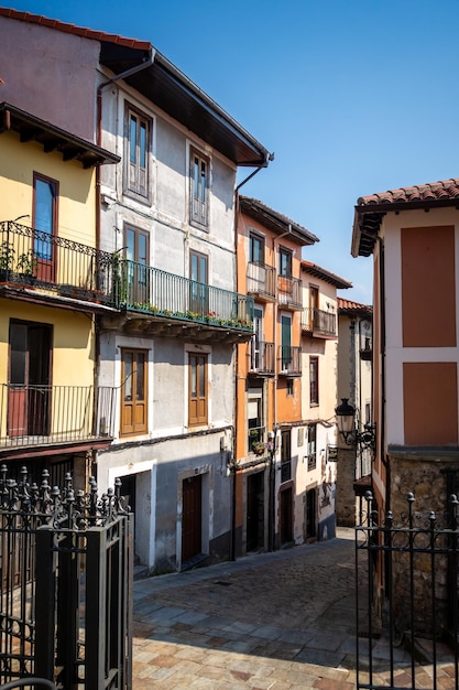 Casas tradicionais na cidade velha Laredo Cantábria Espanha