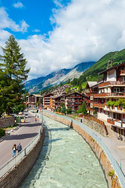 Casas tradicionales en Zermatt Suiza