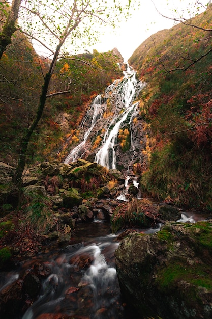 Cascada de Aitzondo en el Parque Natural de Aiako Harriak, en el País Vasco.