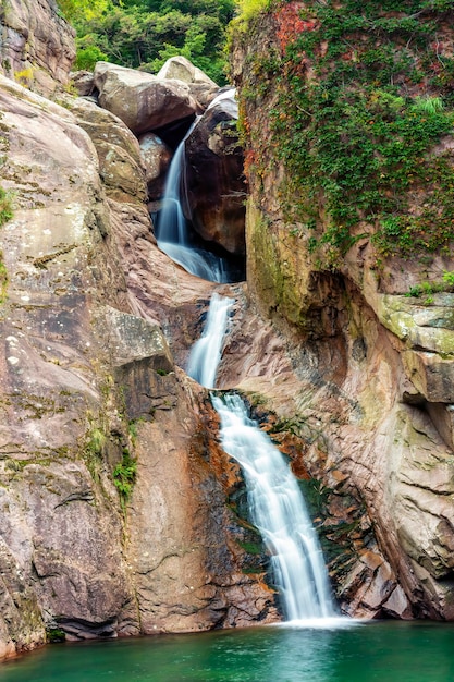 Cascada en beijiushui qingdao china