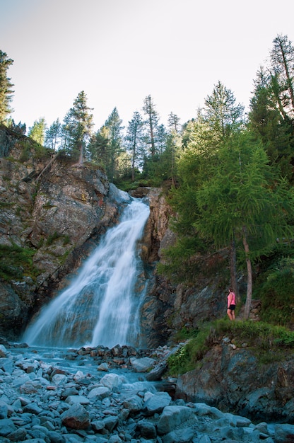 Cascada en el bosque