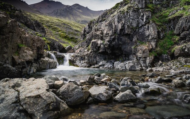 Cascada en la carretera de los fiordos del este