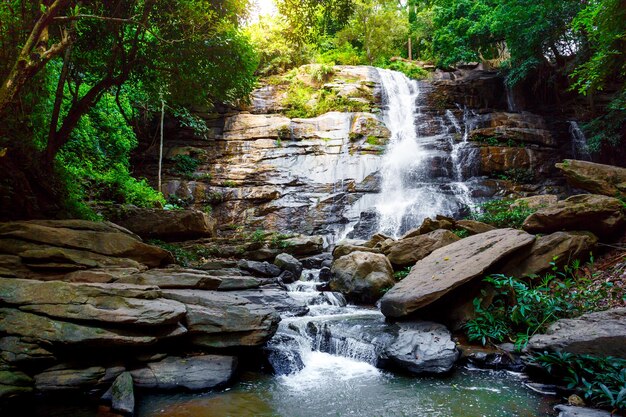 Cascada en Chiangmai Tailandia