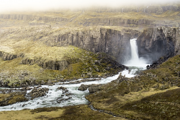 Cascada desconocida en Islandia