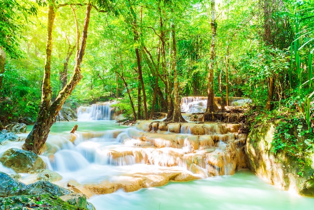 Cascada de Erawan, Parque Nacional de Erawan en Kanchanaburi en Tailandia